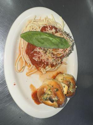 Spaghetti with a large meatball! Plus 2 garlic knots.