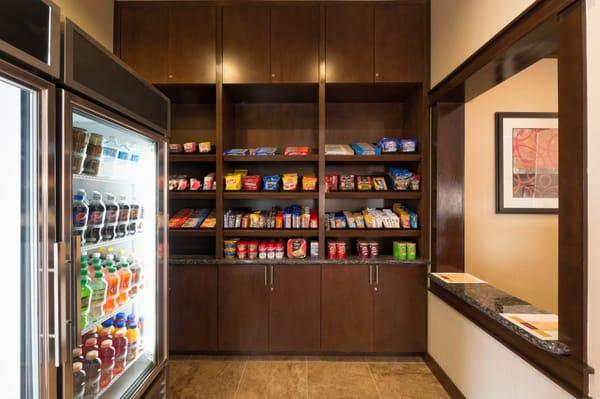 Our hotel's Market is conveniently located in the lobby and open 24 hours with a wide variety of beverages, snacks, and frozen foods.