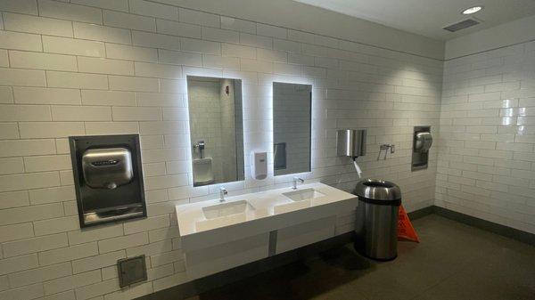 Nice restroom, but I am not a fan of the 2020 Excel Dryer XLERATOR hand dryers...