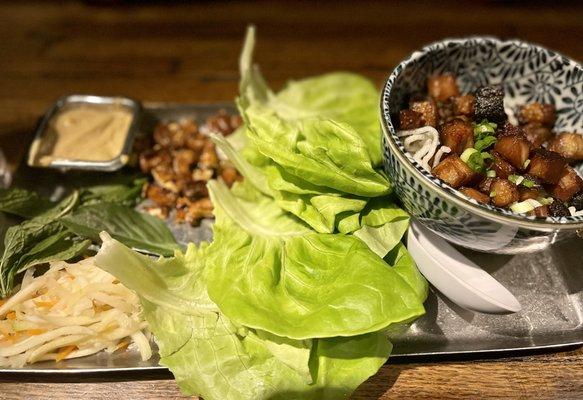 Satay lettuce wraps (pork belly)