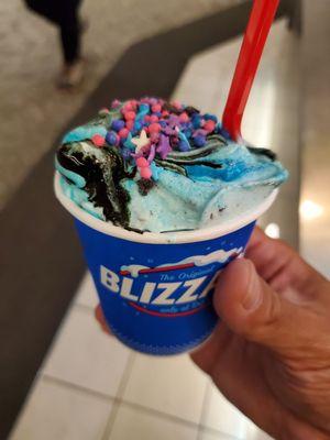 Galaxy blizzard! Oreo swirl ice cream wit little confetti