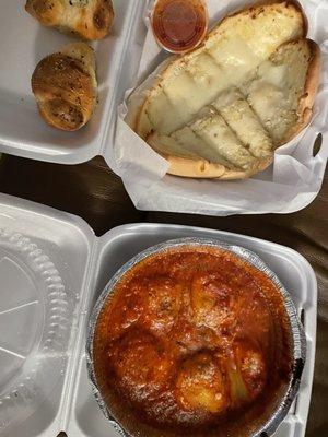 Ravioli with Cheese Garlic Bread with Cheese Garlic Knots