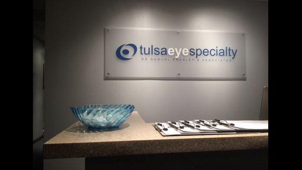 Tulsa Eye Specialty reception desk in lobby