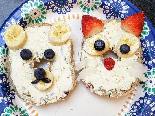 Cinnamon Raisin Bagel with/Veggie Cream Cheese and some Florence C. treatment. Have a beary good day + stay pawsitive!