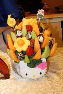 Hello Kitty Friendship Bouquet w/ chocolate dipped strawberries - AGE 6