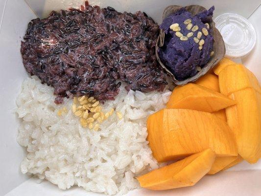 Half & half mango sticky rice with purple yam. So yummy!