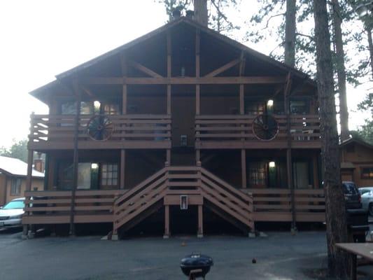 5am .. Out front of cabin we had all 4 rooms.  Fresh air awwwwww