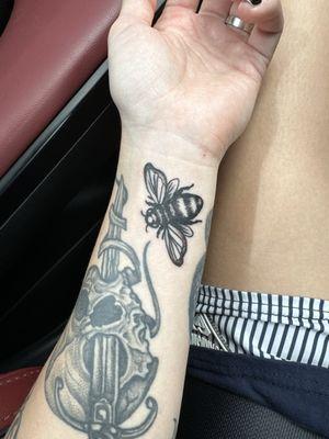 The bee tattoo a day later