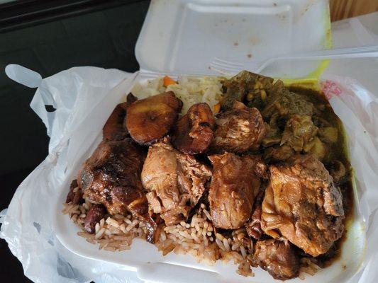 Curry goat and stewed chicken was the best I've had in Florida so far. They give large portions. Definitely will be my go to spot