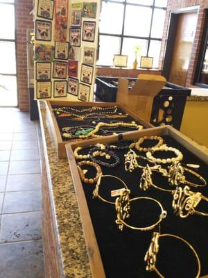 Lots of stuff to look at in the very clean waiting area. Jewelry, greeting cards and knick-nacs.