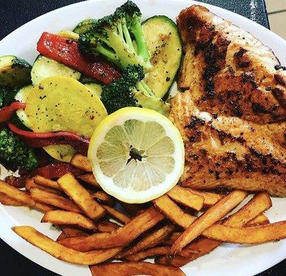 Grilled Chicken, Veggies & French Fries.