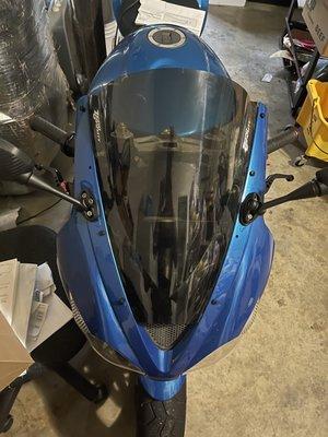 Painted a 2008 triumph Daytona 675 upper fairing.