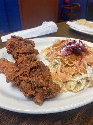 Pollo con tajadas/fried chicken,fried plantains , coleslaw, and unique sauce!!