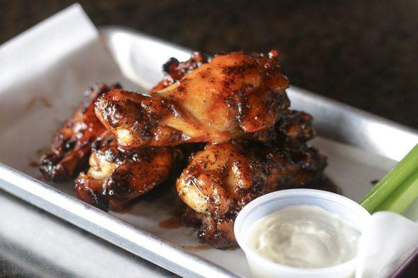 Roadside Bar & Grill in Old Hickory area of TN has live music most nights and a tasty menu of chef-inspired food like tasty wings.