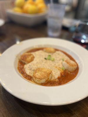 Scallops and grits