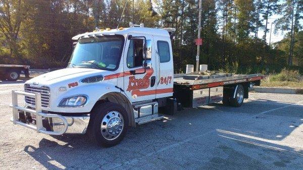 Fred's Towing & Transport Inc. is a locally owned and operated business proudly serving the Tri-County area since 1989...