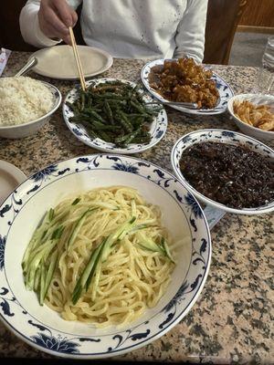 Jajamyun, gen tso, Green beans