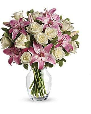 This is an example of what I ordered from Pioneer Flowers in Artesia, CA.