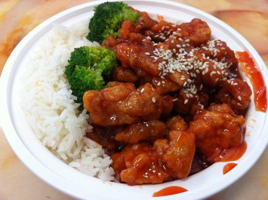 Lunch Special Sesame Chicken w/ White Rice