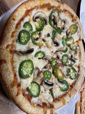 Jalapeño and mushroom personal pizza