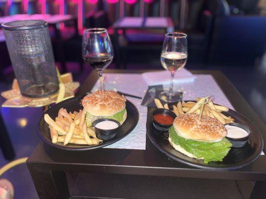 We got their burgers and fries super good as well. With white and red wine. And of course the watermelon mint hookah! AMAZING! I'm please!