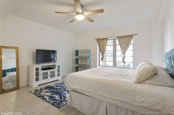 Large Beach Themed Bedroom