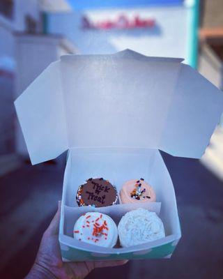 My haul! Two Chocolate Cupcakes, a Coconut and a Pumpkin Maple - all fantastic!!