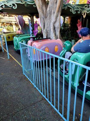 Hop on Absolem’s (the caterpillar) back and make your way into Wonderland! In Fantasyland next to Matterhorn and Mad Hatter Teacup rides.