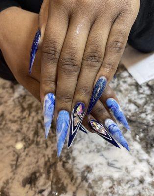 Nails art by Tiger