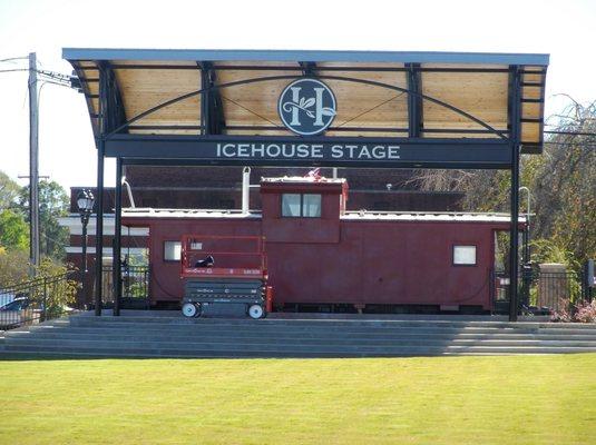 zooming the stage at the south end of the park. nice caboose!