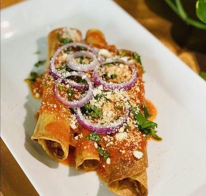 Tacos dorados (chapines)