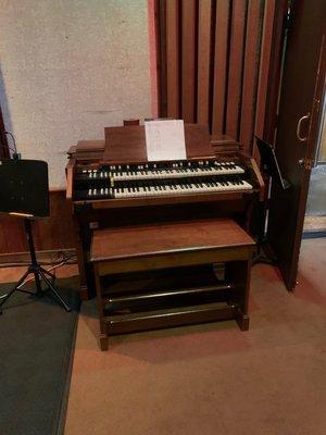 Piano in studioA