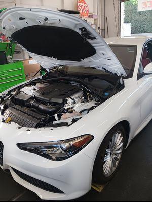 Alfa Romeo Giulia, Serviced for Oil Change and flat-tire.