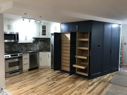 Beautiful and practical new kitchen cabinets installed