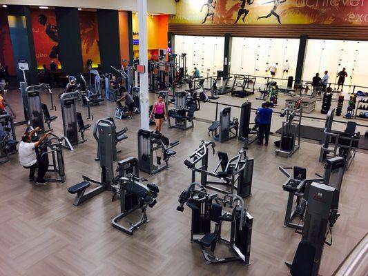 Newly renovated! But notice that half of this space is now reserved for personal training. Annoying.