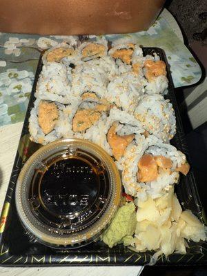 Spicy salmon roll