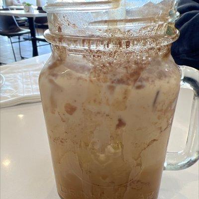 Iced cinnamon honey latte