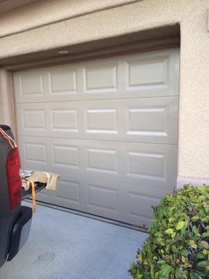 Garage door painters in Vegas