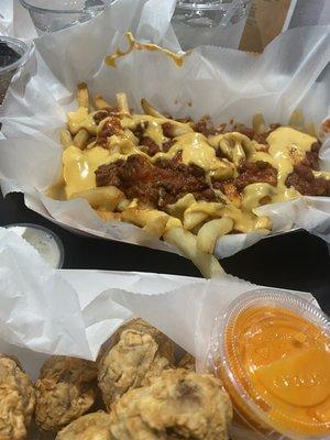 Chili cheese fries