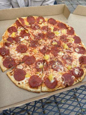 Pineapple pepperoni pizza (small)