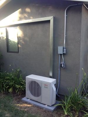 Duct-less mini split.Outdoor condenser.