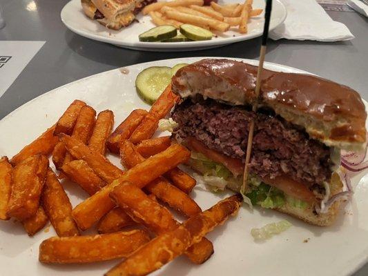 Burger & sweet potato fries