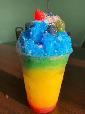 Look at the vibrant colors and to get them not to mix that is skills  you no get this at other snow cone