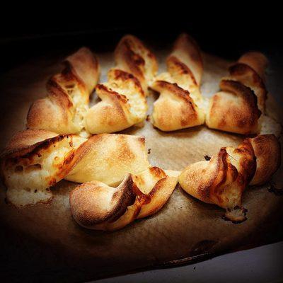 Famous garlic twists