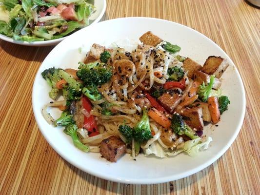 Bangkok Curry noodles (regular size) with organic tofu.