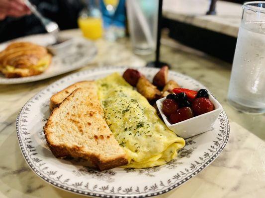 Omelette with potatoes and spinach