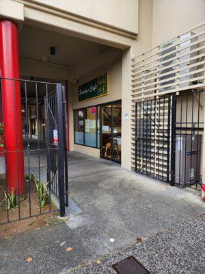 Front entrance coming for Nuuanu Stream