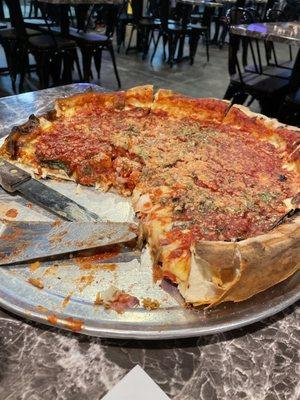 Rachetti's gluttonous 14" Chicago style pie