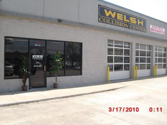 Welsh Collision Center - Deer Park