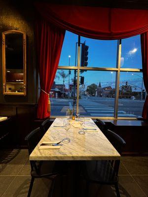 Beautiful tables and mirrors.